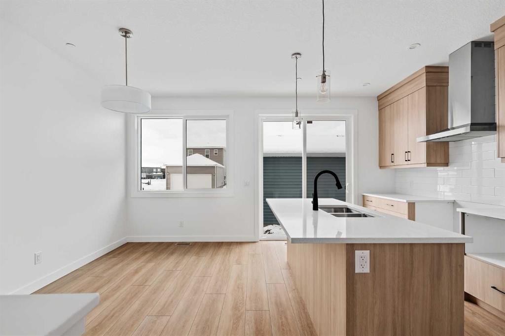 15 Herron Walk Ne, Calgary, AB - Indoor Photo Showing Kitchen With Double Sink With Upgraded Kitchen