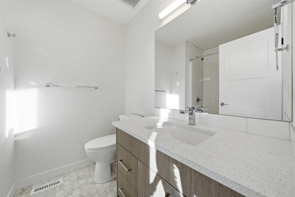 1923 Mccaskill Drive, Crossfield, AB - Indoor Photo Showing Bathroom