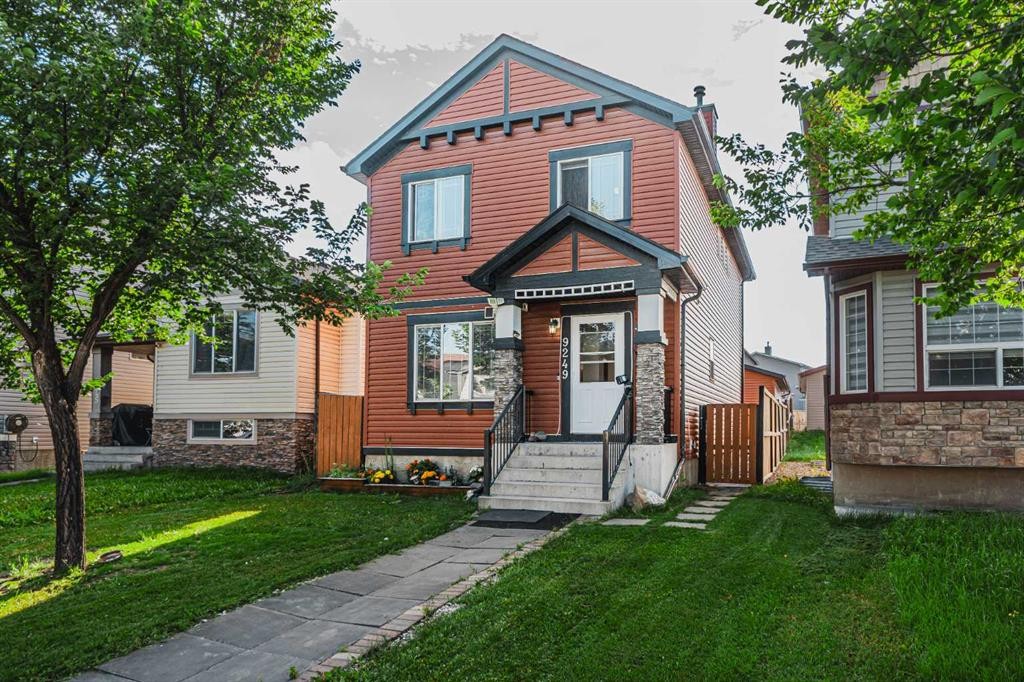 9249 Saddlebrook Drive Ne, Calgary, AB - Outdoor With Facade