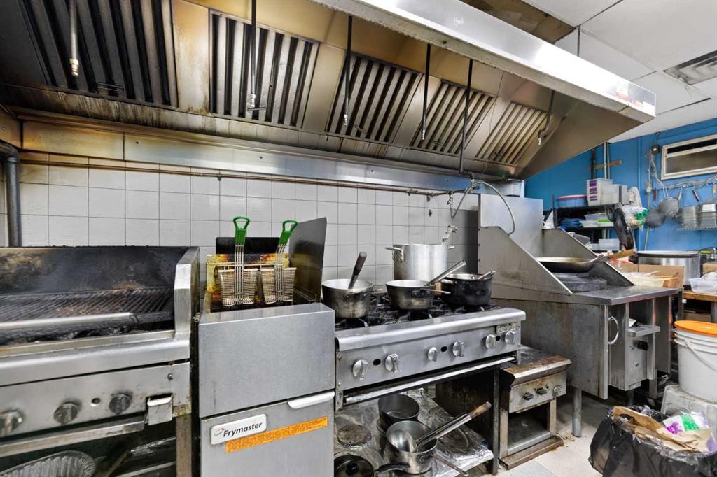 3213 17 Avenue Se, Calgary, AB