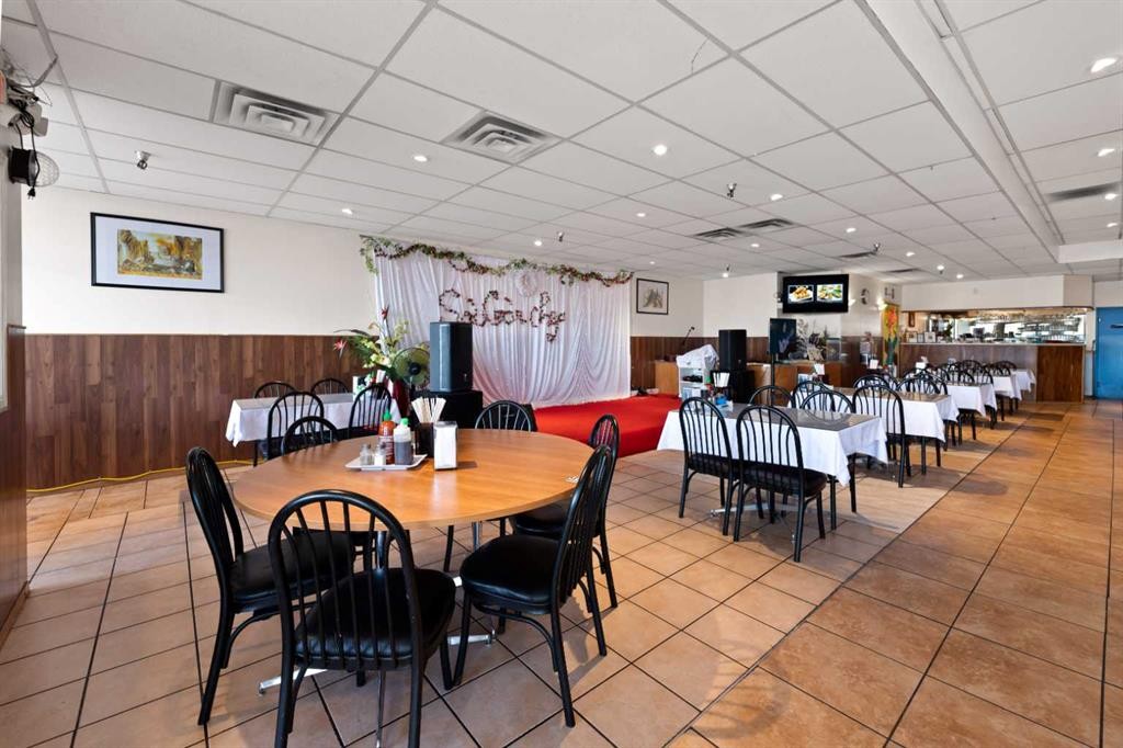 3213 17 Avenue Se, Calgary, AB