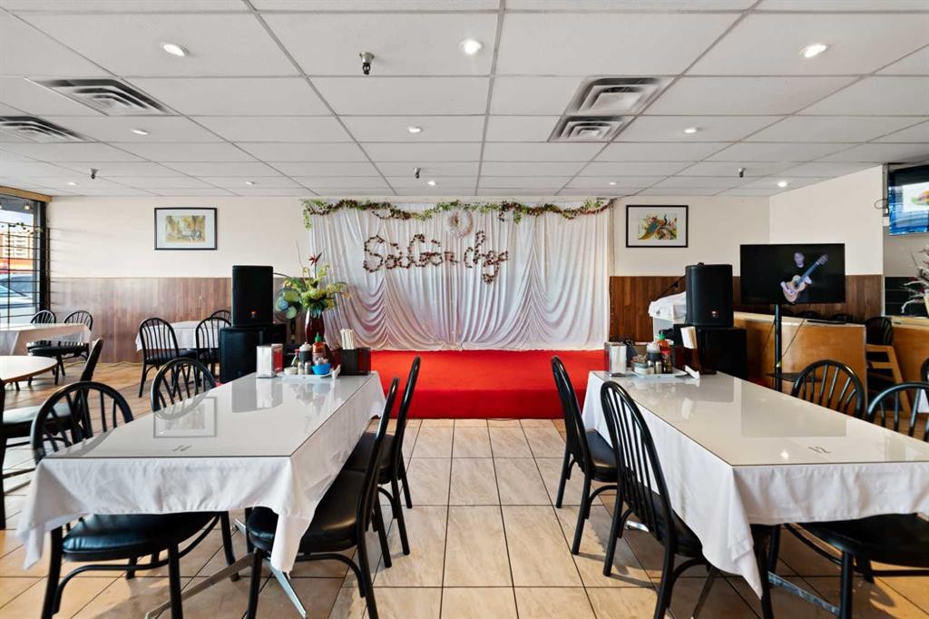 3213 17 Avenue Se, Calgary, AB