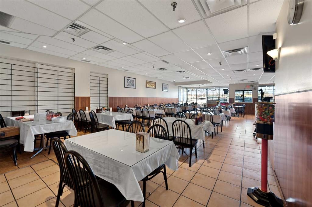 3213 17 Avenue Se, Calgary, AB