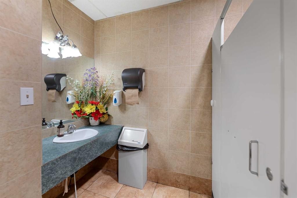 3213 17 Avenue Se, Calgary, AB