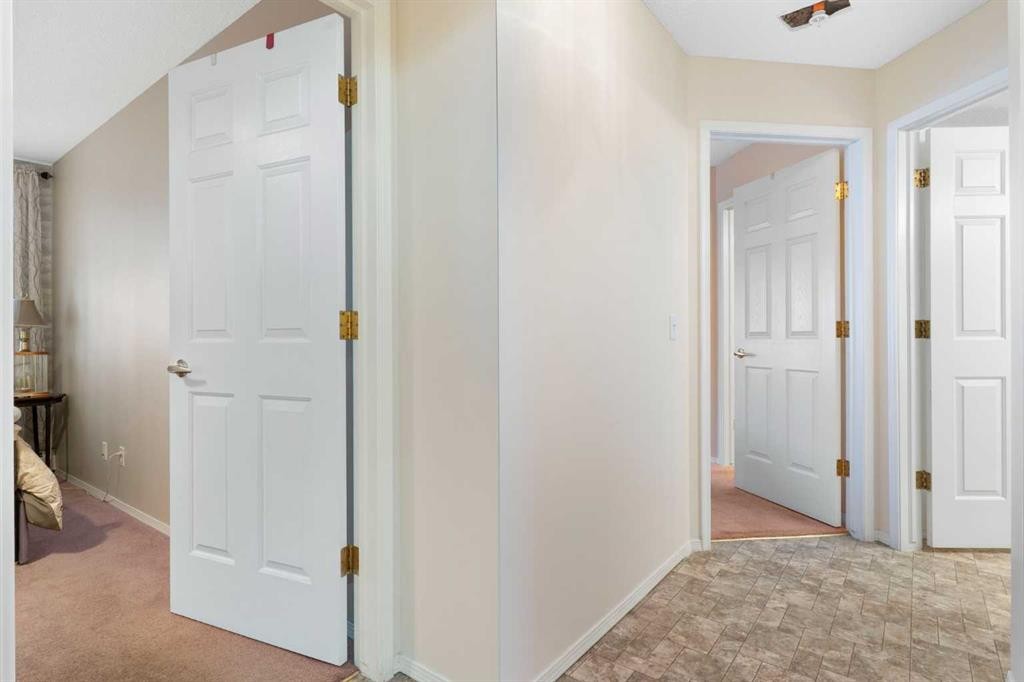 1209-1209 Sienna Park Green Sw, Calgary, AB - Indoor Photo Showing Other Room