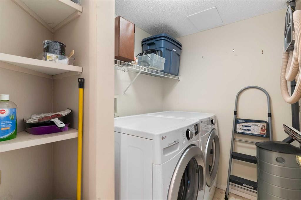 1209-1209 Sienna Park Green Sw, Calgary, AB - Indoor Photo Showing Laundry Room