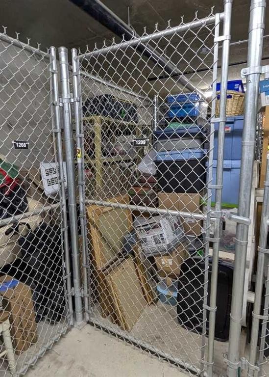 1209-1209 Sienna Park Green Sw, Calgary, AB - Indoor With Storage