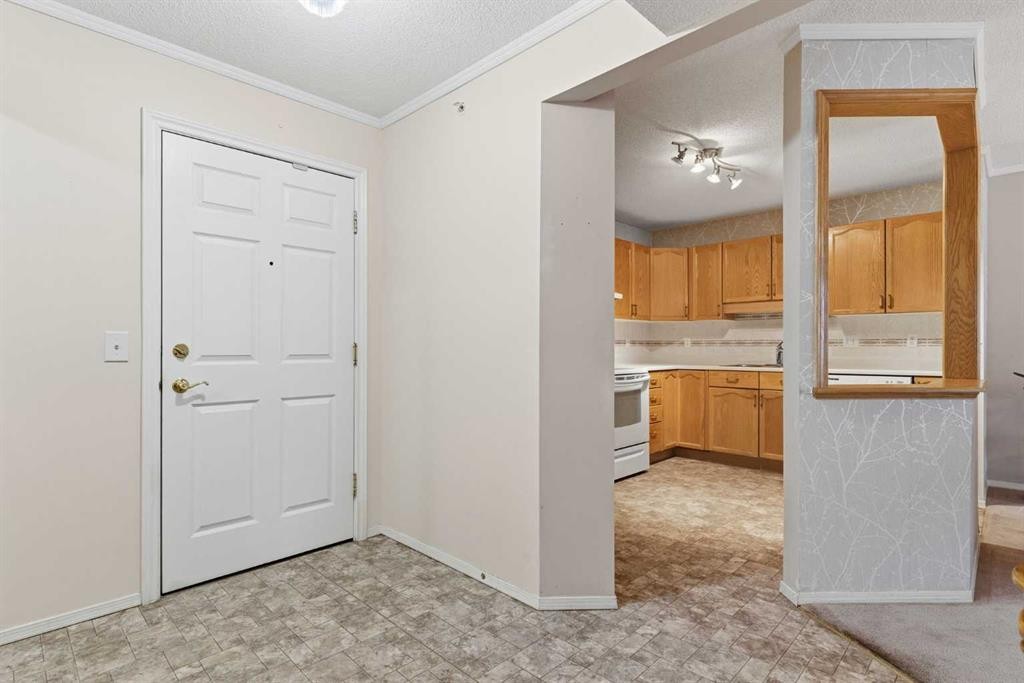 1209-1209 Sienna Park Green Sw, Calgary, AB - Indoor Photo Showing Other Room