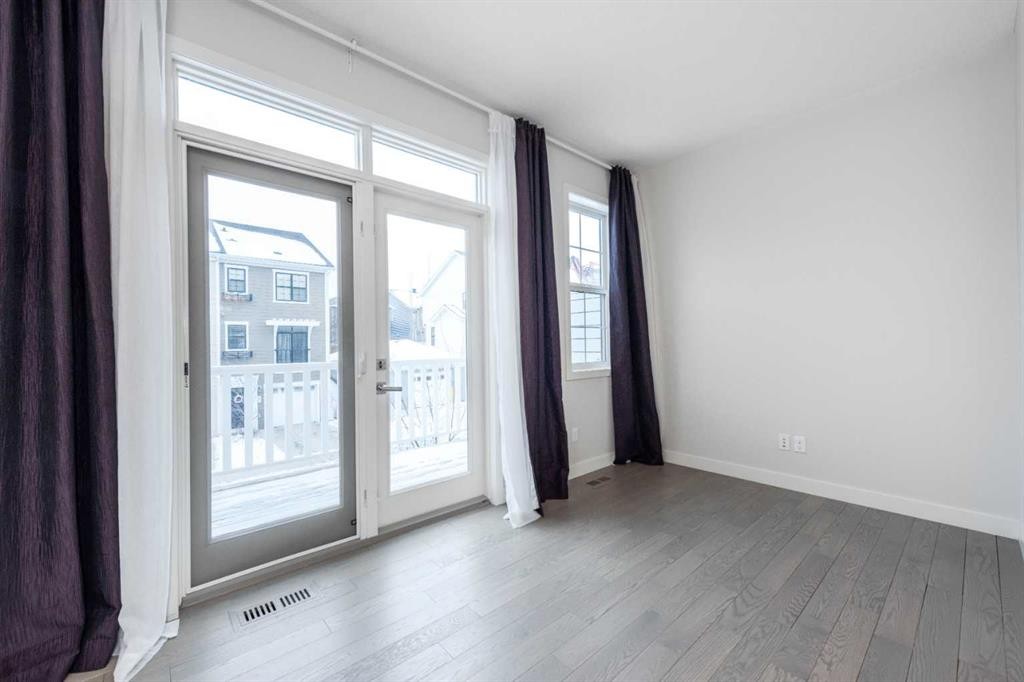 40 Sherwood Row Nw, Calgary, AB - Indoor Photo Showing Other Room