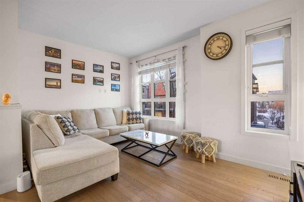 87 Walden Path Se, Calgary, AB - Indoor Photo Showing Living Room