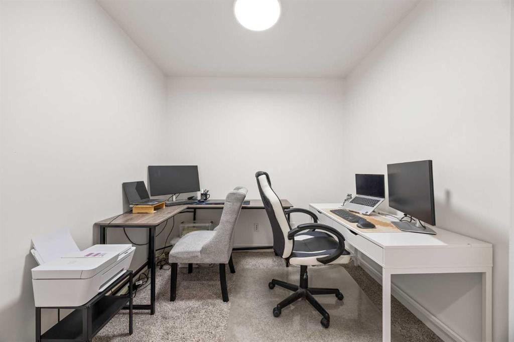87 Walden Path Se, Calgary, AB - Indoor Photo Showing Office