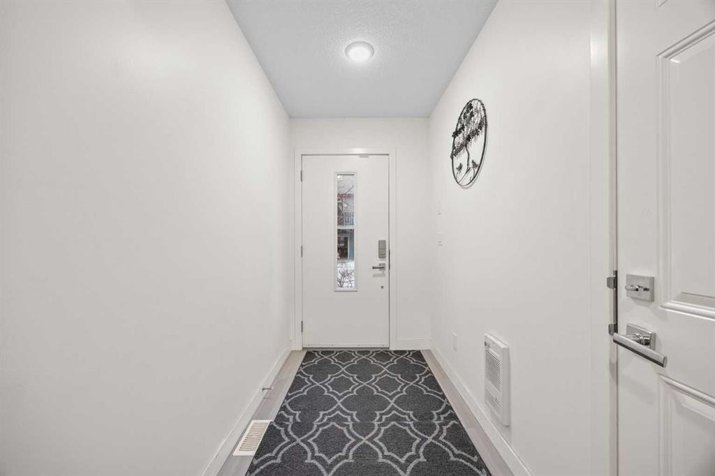 87 Walden Path Se, Calgary, AB - Indoor Photo Showing Other Room