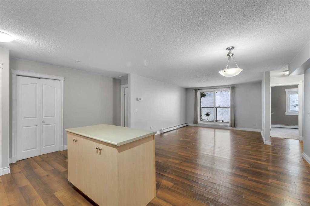 106-5500 Somervale Court Sw, Calgary, AB - Indoor