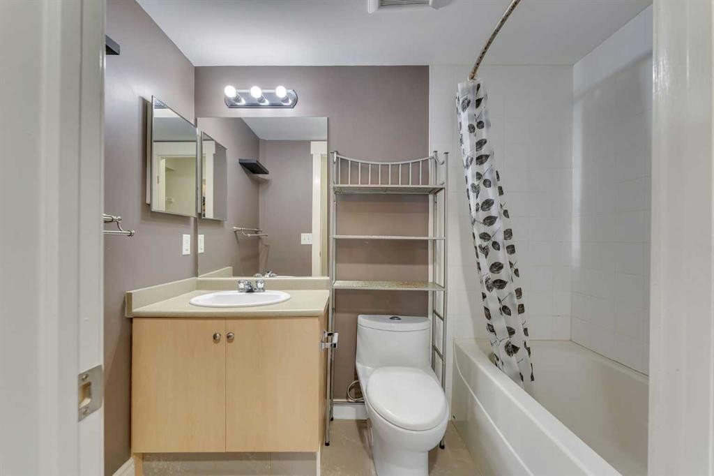 106-5500 Somervale Court Sw, Calgary, AB - Indoor Photo Showing Bathroom