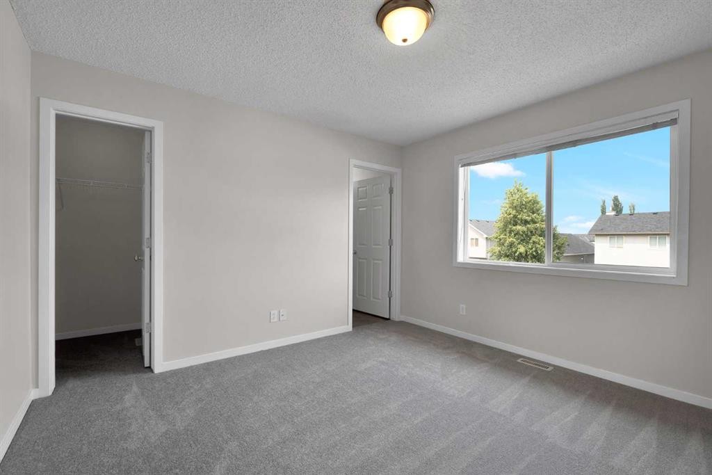 203 Cranberry Green Se, Calgary, AB - Indoor Photo Showing Other Room