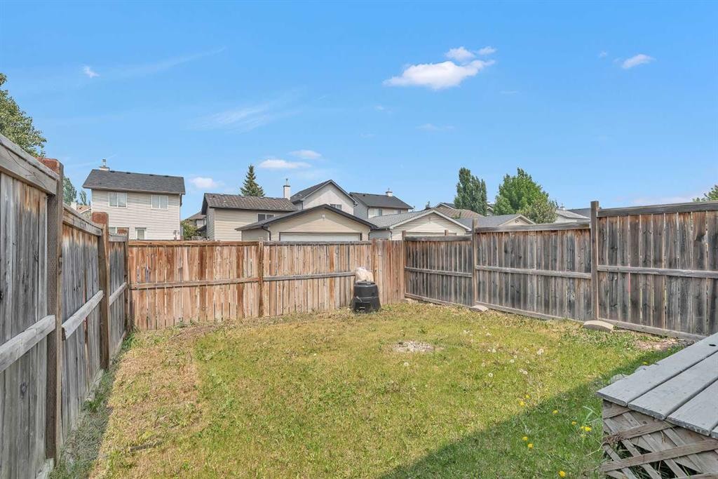 203 Cranberry Green Se, Calgary, AB - Outdoor