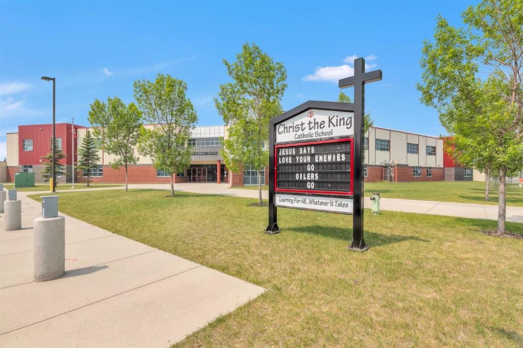 203 Cranberry Green Se, Calgary, AB - Outdoor