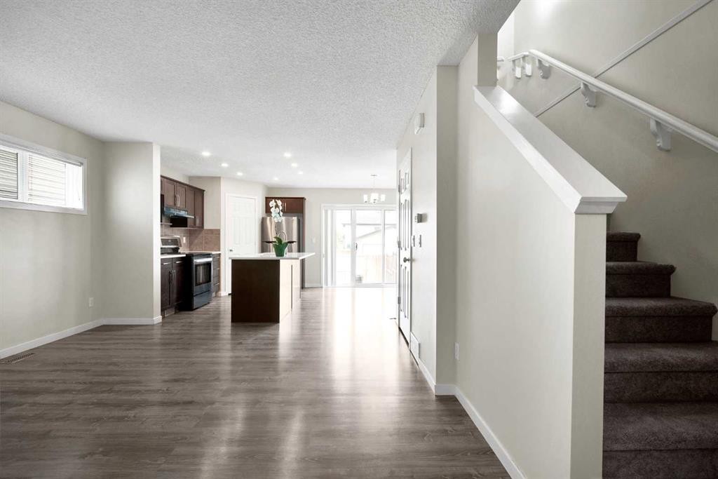 203 Cranberry Green Se, Calgary, AB - Indoor