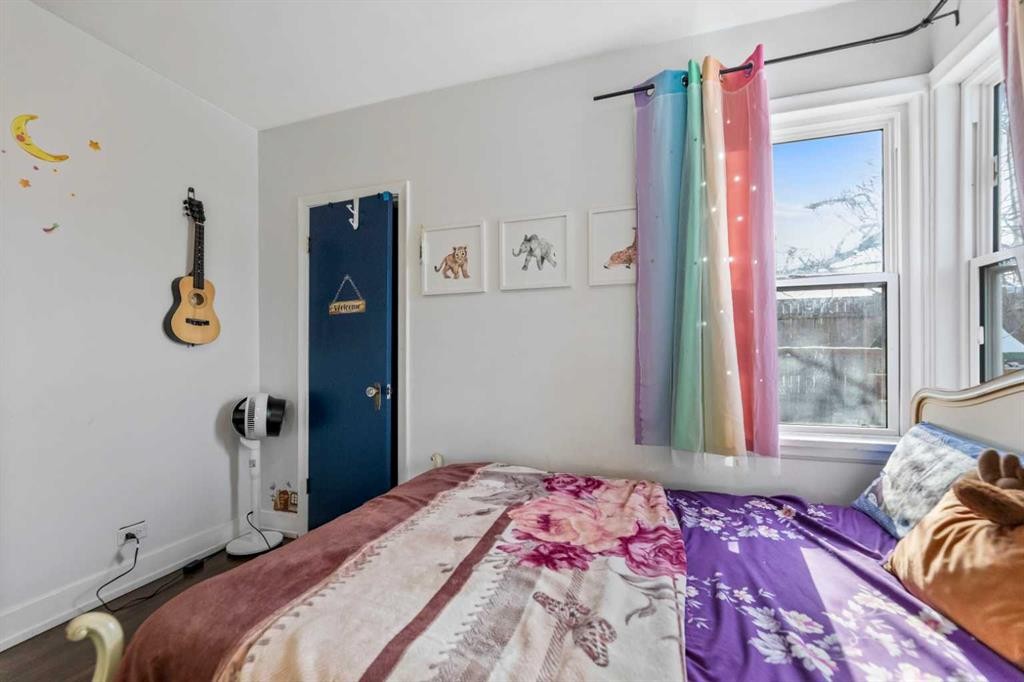 1623 Summit Street Sw, Calgary, AB - Indoor Photo Showing Bedroom