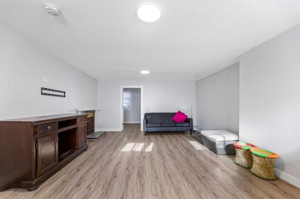 1623 Summit Street Sw, Calgary, AB - Indoor