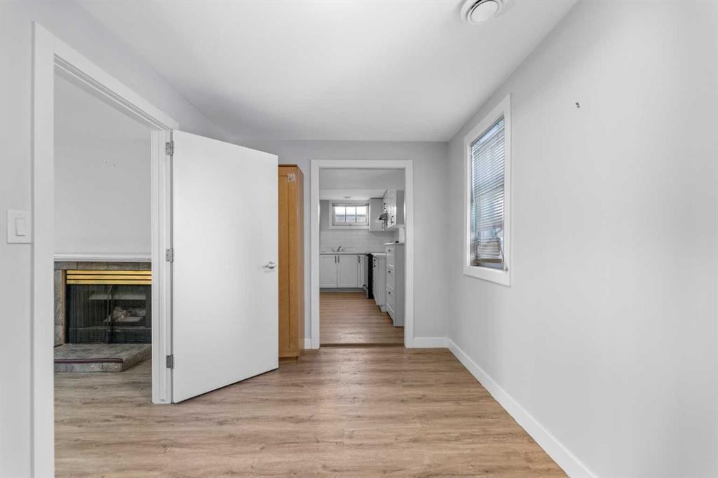 1623 Summit Street Sw, Calgary, AB - Indoor Photo Showing Other Room
