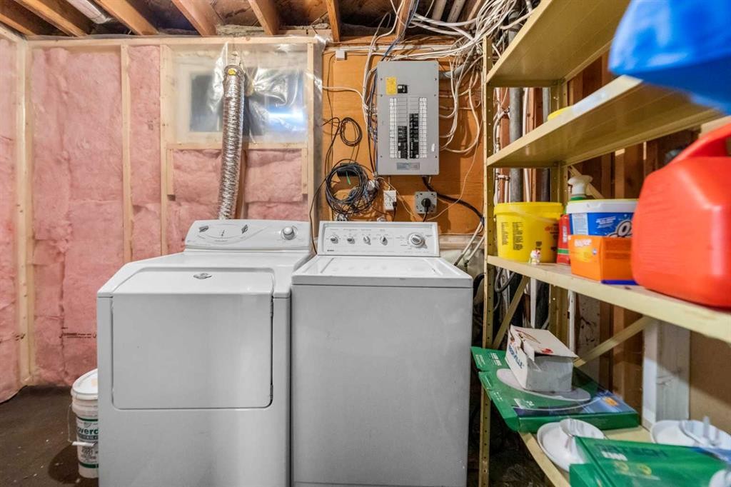 1623 Summit Street Sw, Calgary, AB - Indoor Photo Showing Laundry Room