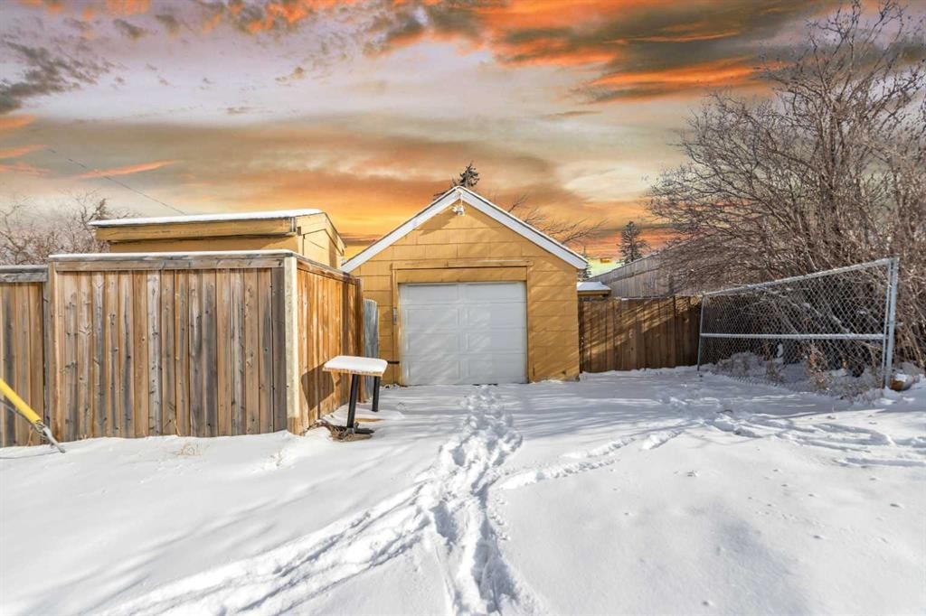 1623 Summit Street Sw, Calgary, AB - Outdoor