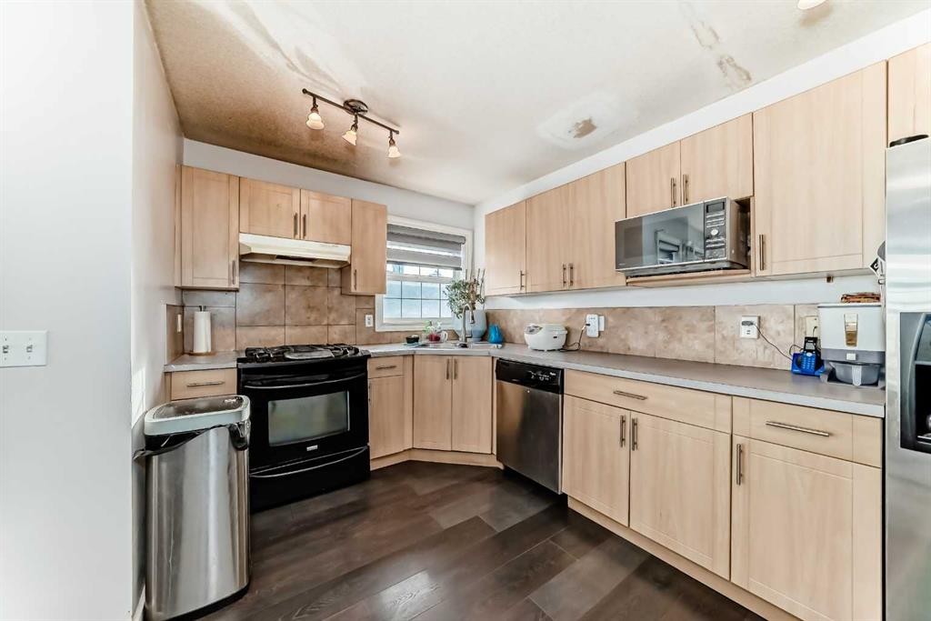 128-7707 Martha'S Haven Park Ne, Calgary, AB - Indoor Photo Showing Kitchen