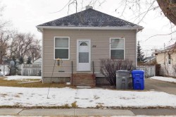 211 52 Avenue EAST Claresholm, AB T0L 0T0