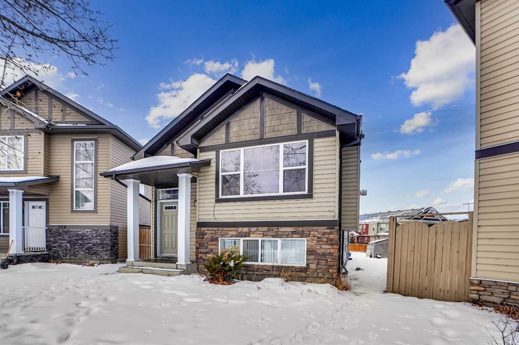 250 Martinwood Place Ne, Calgary, AB - Outdoor