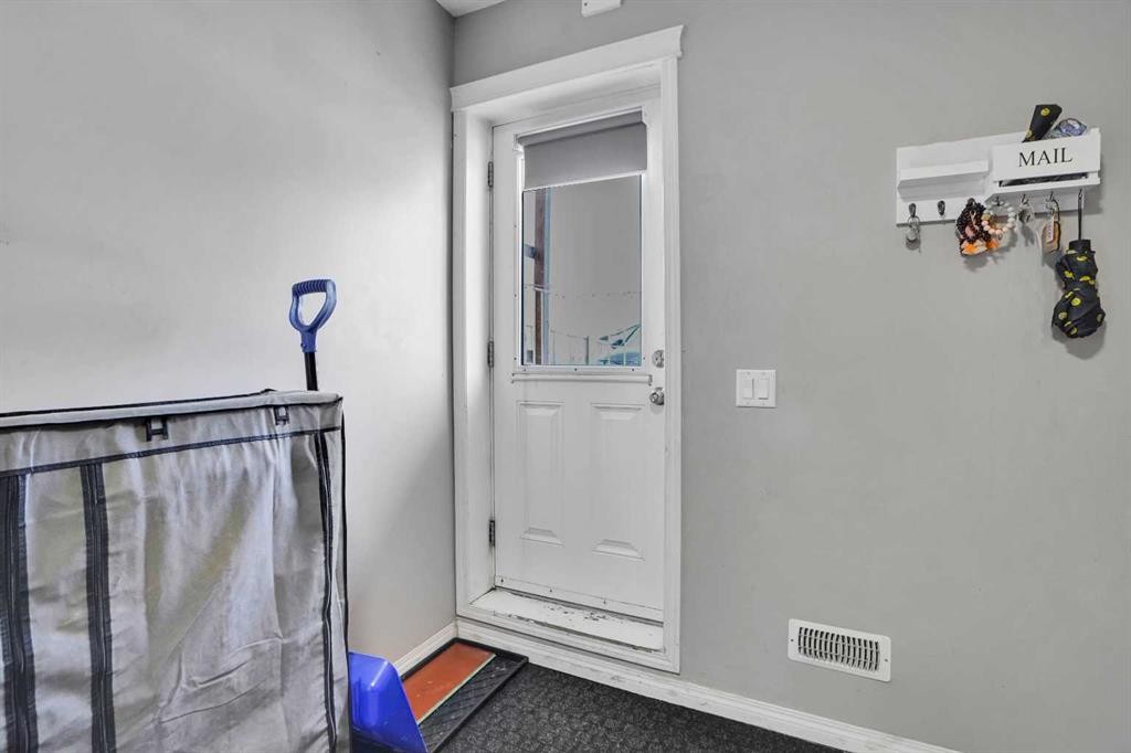 250 Martinwood Place Ne, Calgary, AB - Indoor Photo Showing Other Room