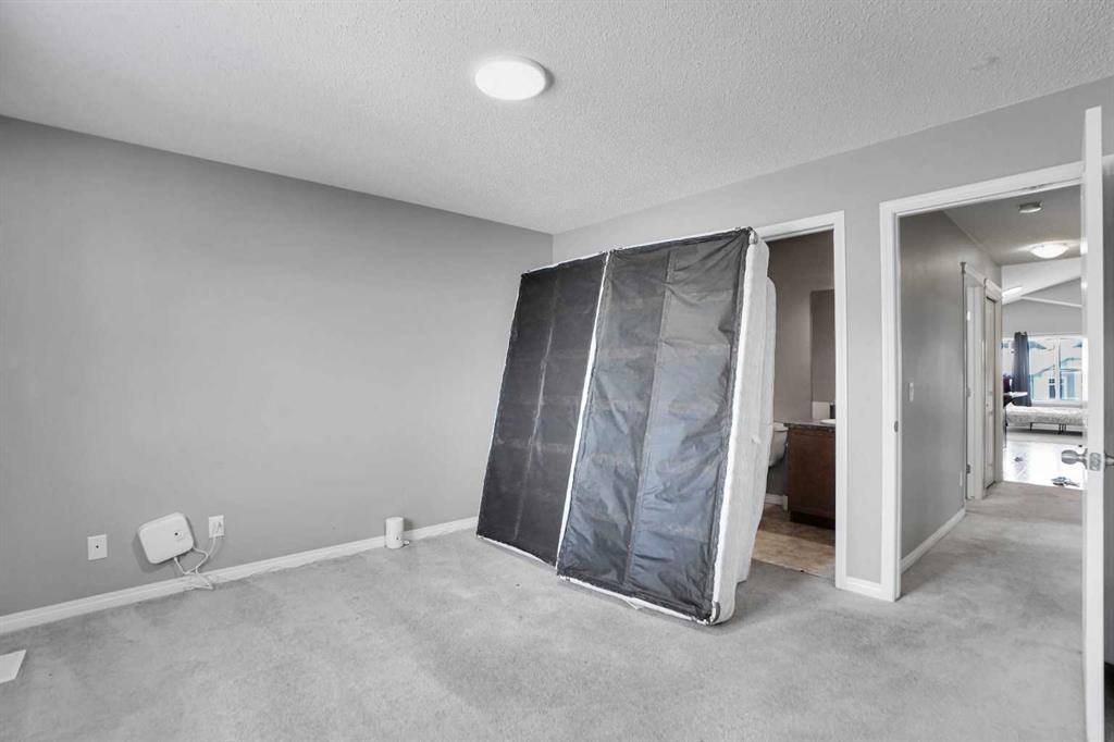 250 Martinwood Place Ne, Calgary, AB - Indoor