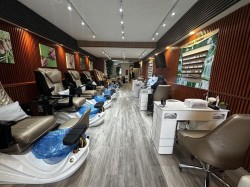 5606 4 Street NW Calgary, AB T2K 1B2