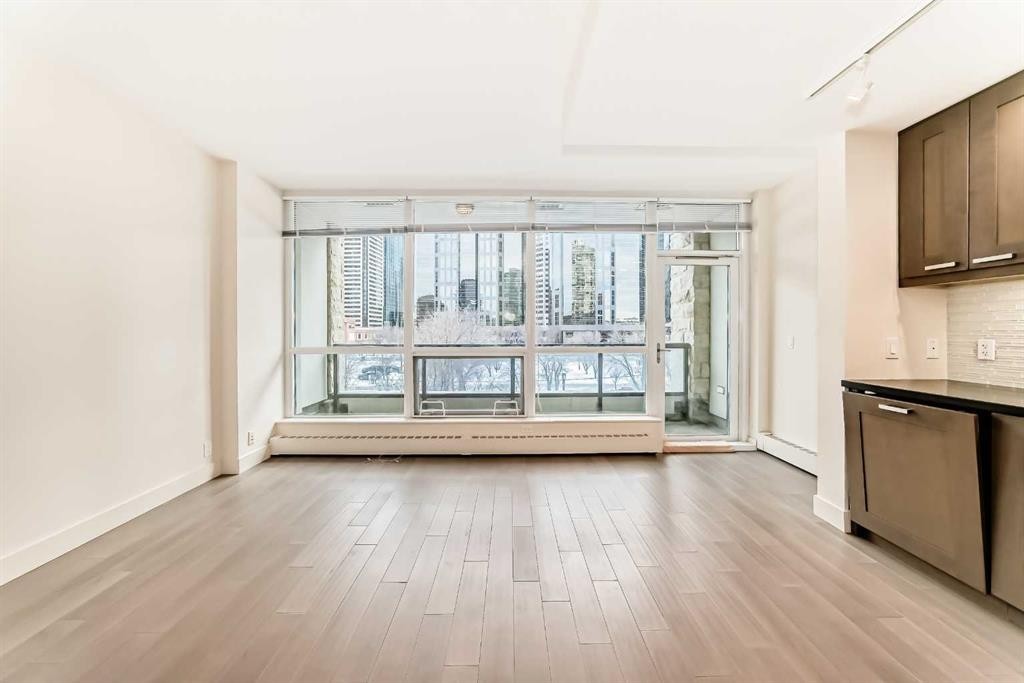 322-222 Riverfront Avenue Sw, Calgary, AB - Indoor