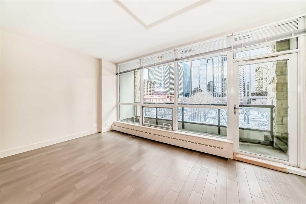 322-222 Riverfront Avenue Sw, Calgary, AB - Indoor Photo Showing Other Room
