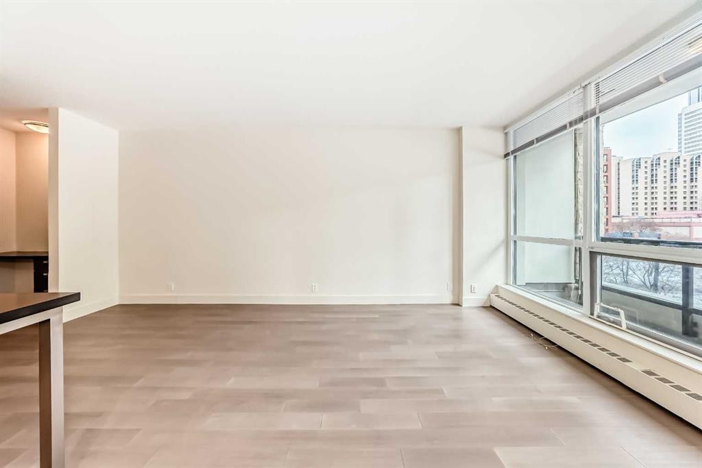 322-222 Riverfront Avenue Sw, Calgary, AB - Indoor Photo Showing Other Room