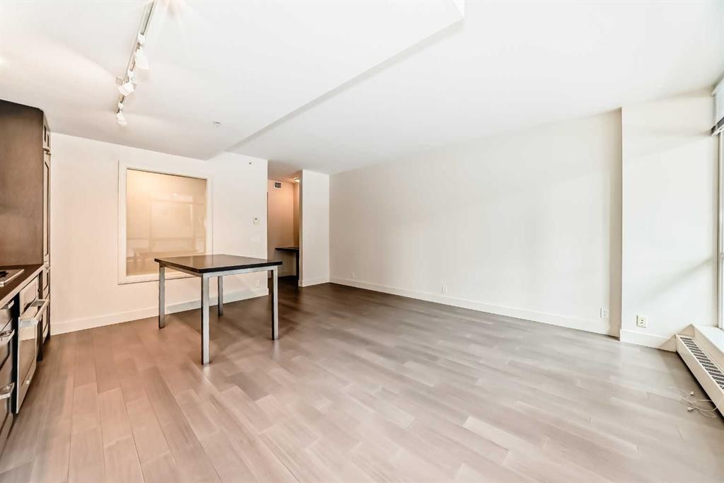 322-222 Riverfront Avenue Sw, Calgary, AB - Indoor Photo Showing Other Room