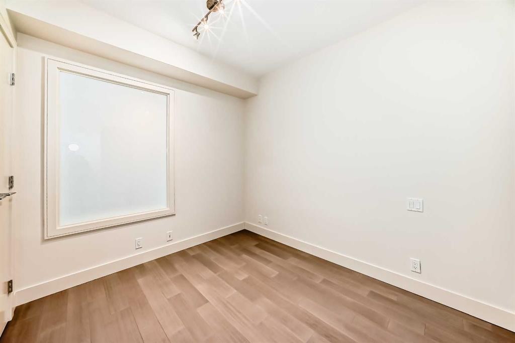 322-222 Riverfront Avenue Sw, Calgary, AB - Indoor Photo Showing Other Room