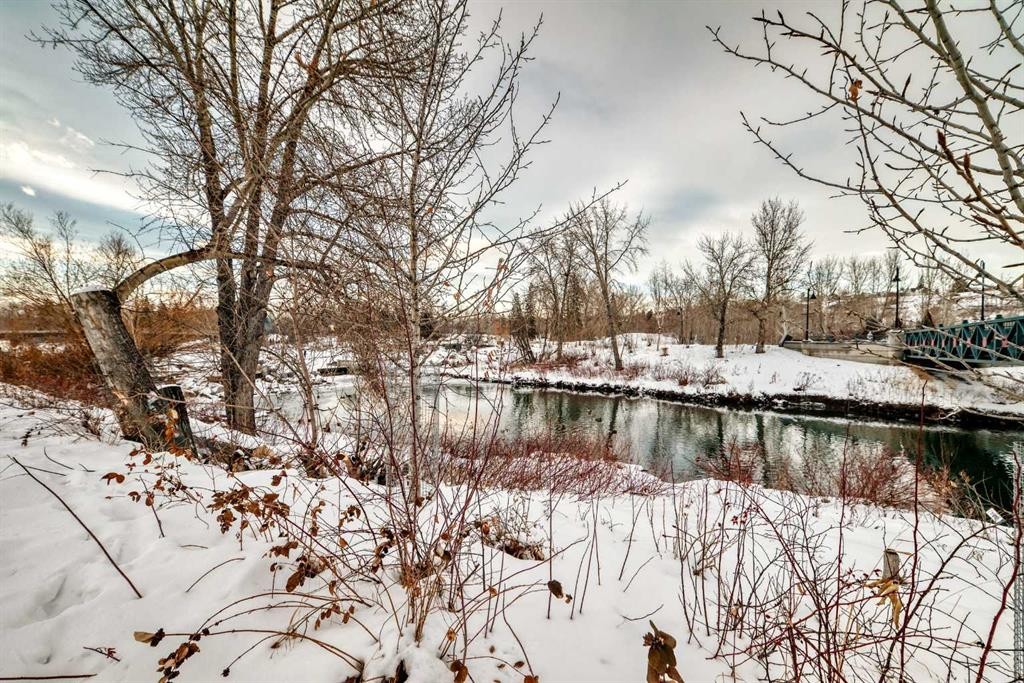 322-222 Riverfront Avenue Sw, Calgary, AB - Outdoor