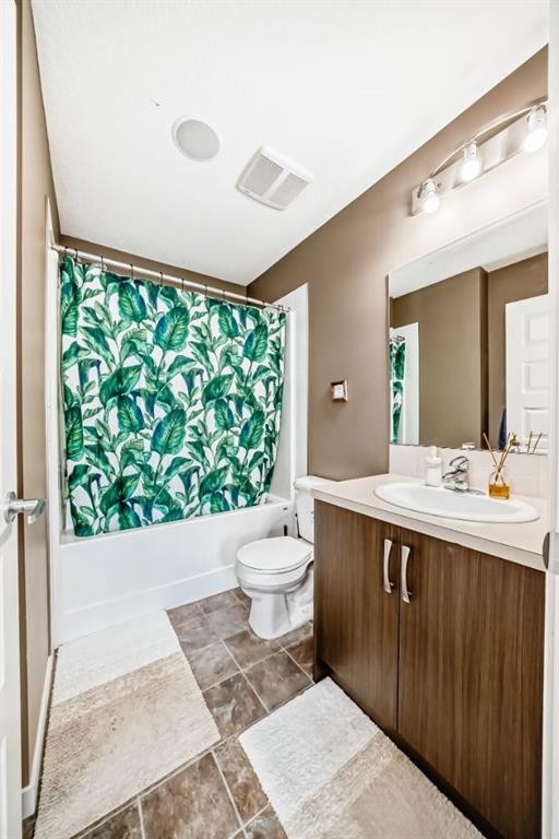 213 Auburn Bay Circle Se, Calgary, AB - Indoor Photo Showing Bathroom