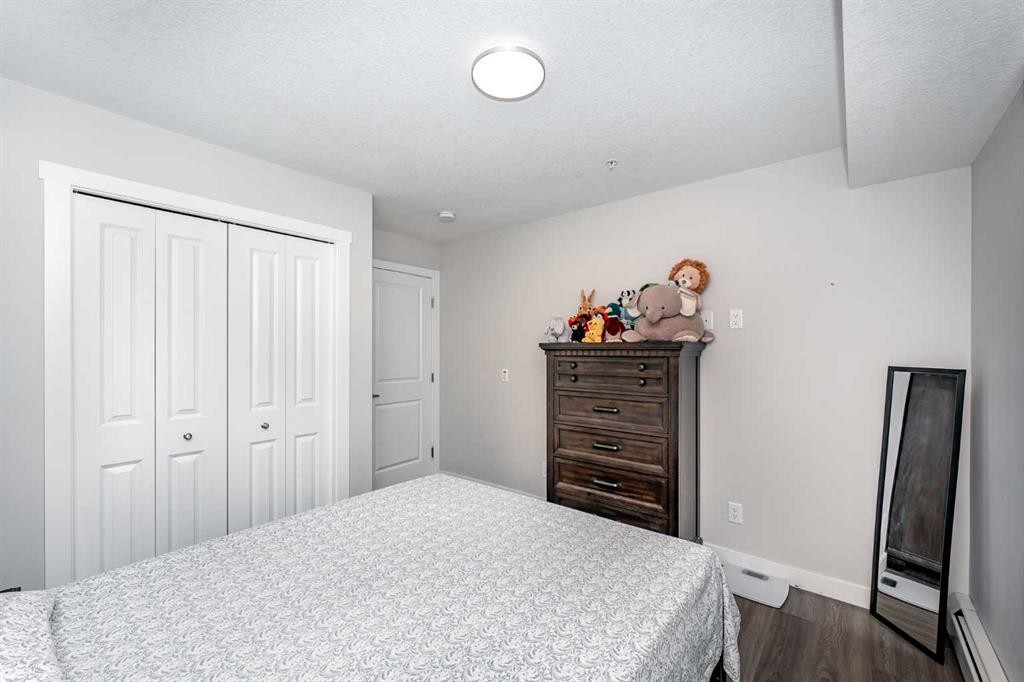 2104-6118 80 Avenue Ne, Calgary, AB - Indoor Photo Showing Bedroom