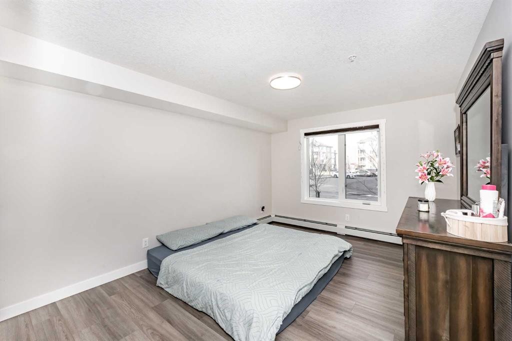 2104-6118 80 Avenue Ne, Calgary, AB - Indoor Photo Showing Bedroom