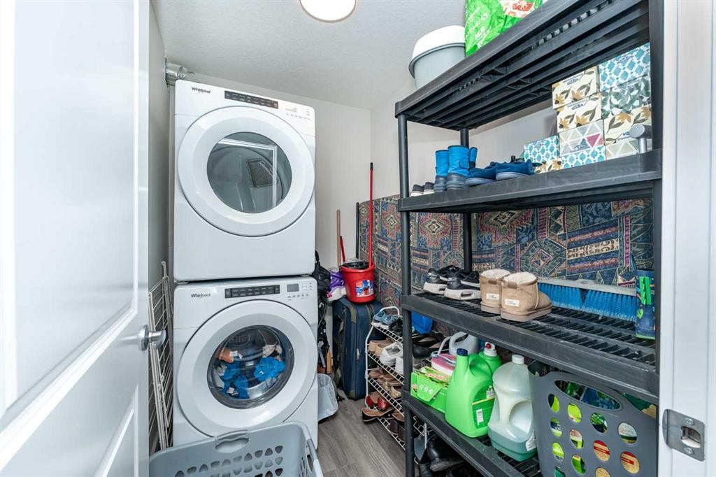 2104-6118 80 Avenue Ne, Calgary, AB - Indoor Photo Showing Laundry Room