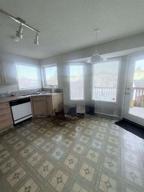 7212 Sierra Morena Boulevard Sw, Calgary, AB