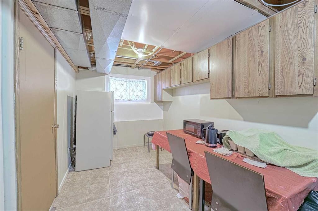 24 Shawmeadows Road Sw, Calgary, AB - Indoor