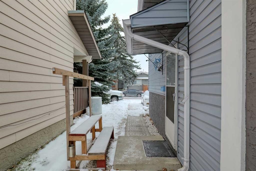 24 Shawmeadows Road Sw, Calgary, AB - Outdoor With Exterior