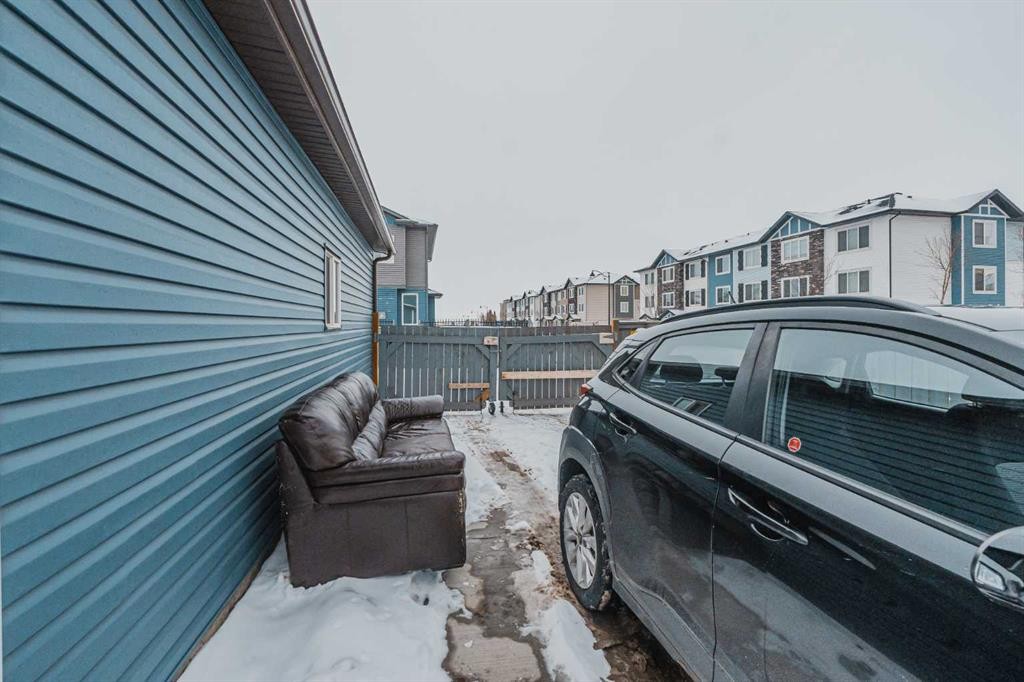 913 Taradale Drive Ne, Calgary, AB - Outdoor