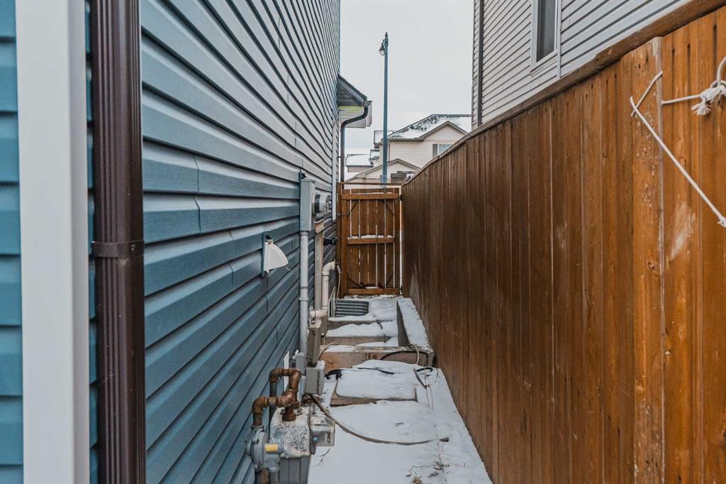 913 Taradale Drive Ne, Calgary, AB - Outdoor With Exterior