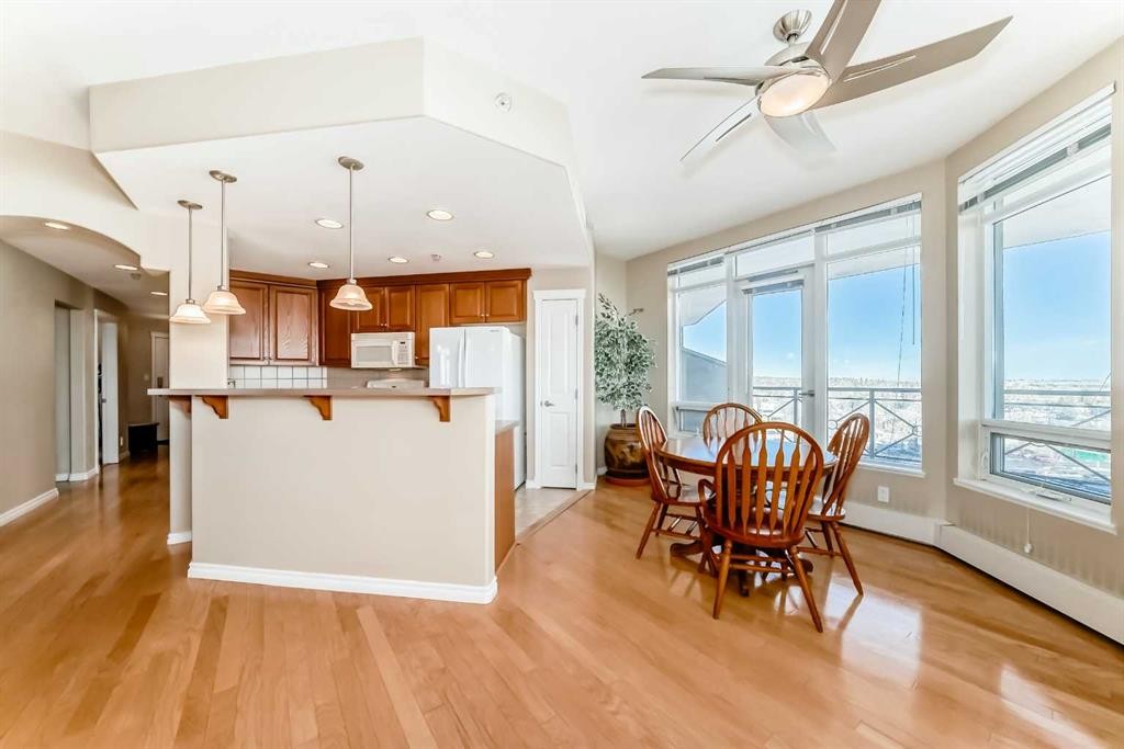 708-1726 14 Avenue Nw, Calgary, AB - Indoor