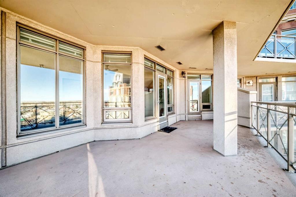 708-1726 14 Avenue Nw, Calgary, AB - Photo Showing Other Room